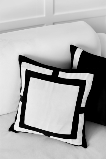 SF HOME  декоративна навлака Black and white 